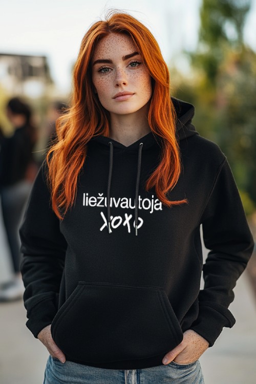 LIEŽUVAUTOJA OVERSIZE HOODY DŽEMPERIS