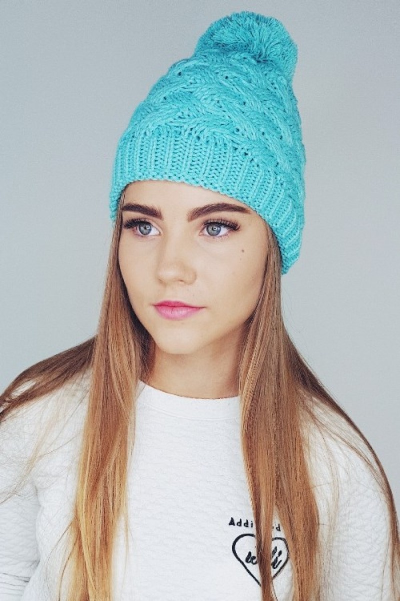 Knit kepurė su bumbulu Knit kepurė su bumbulu